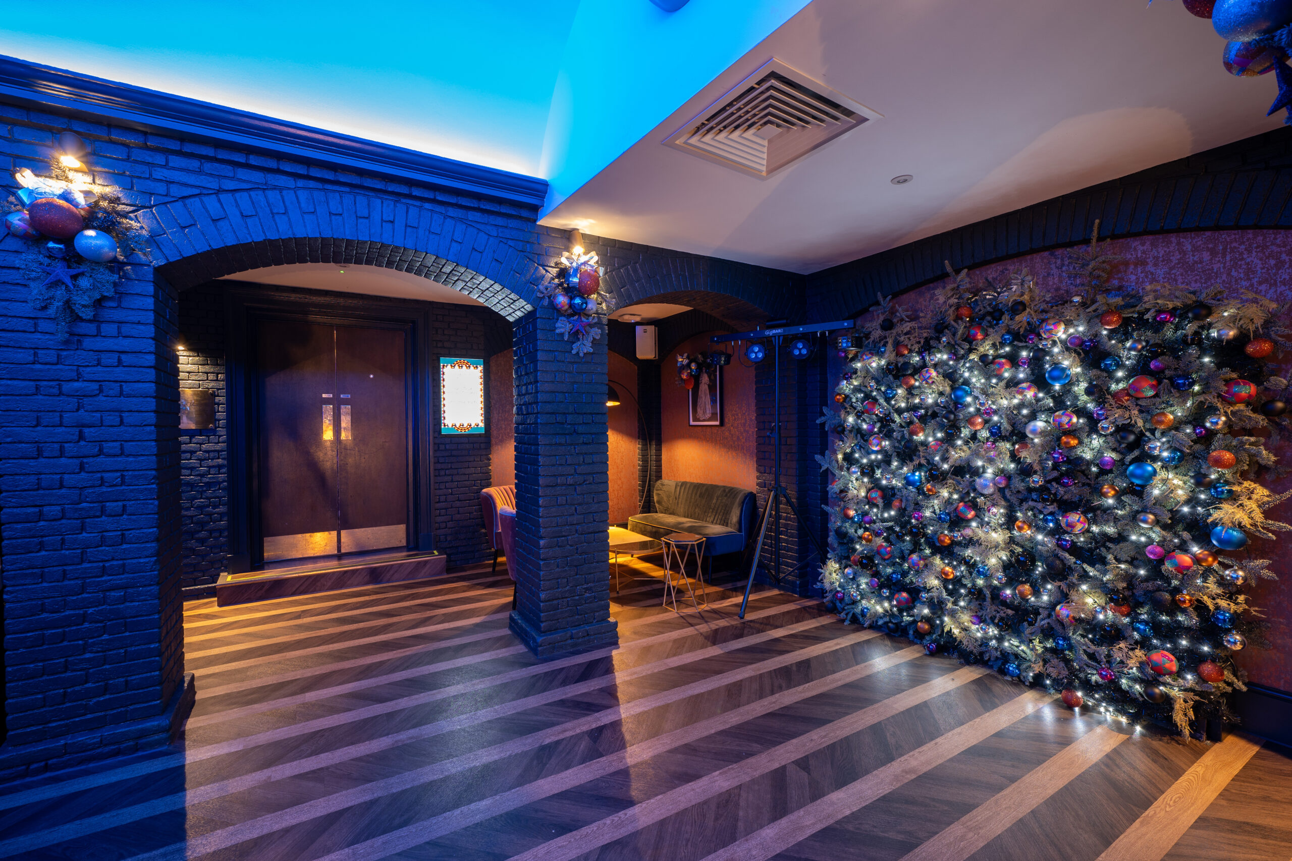 Sample Room - Christmas Wall