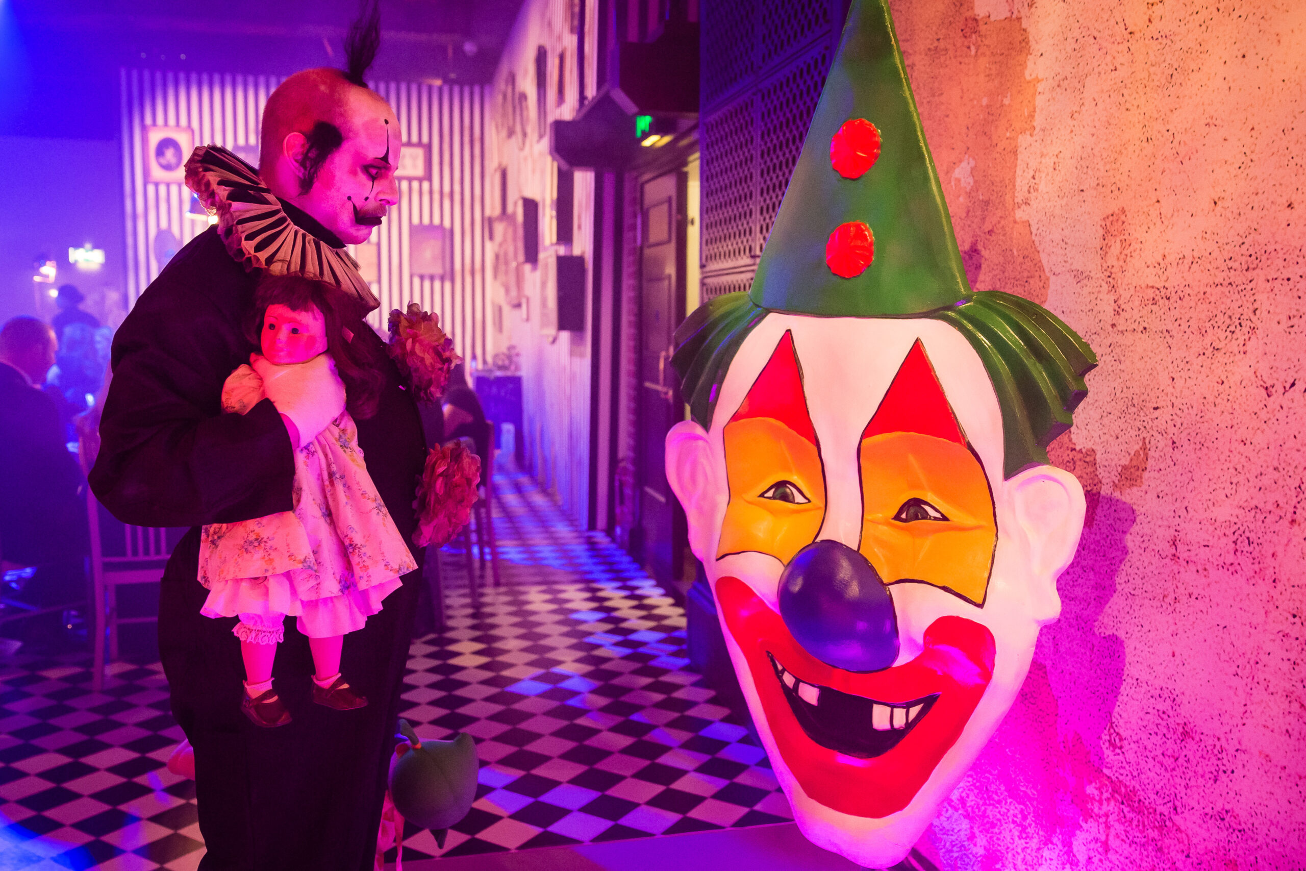 How to Plan a Halloween Party 2025 Guide